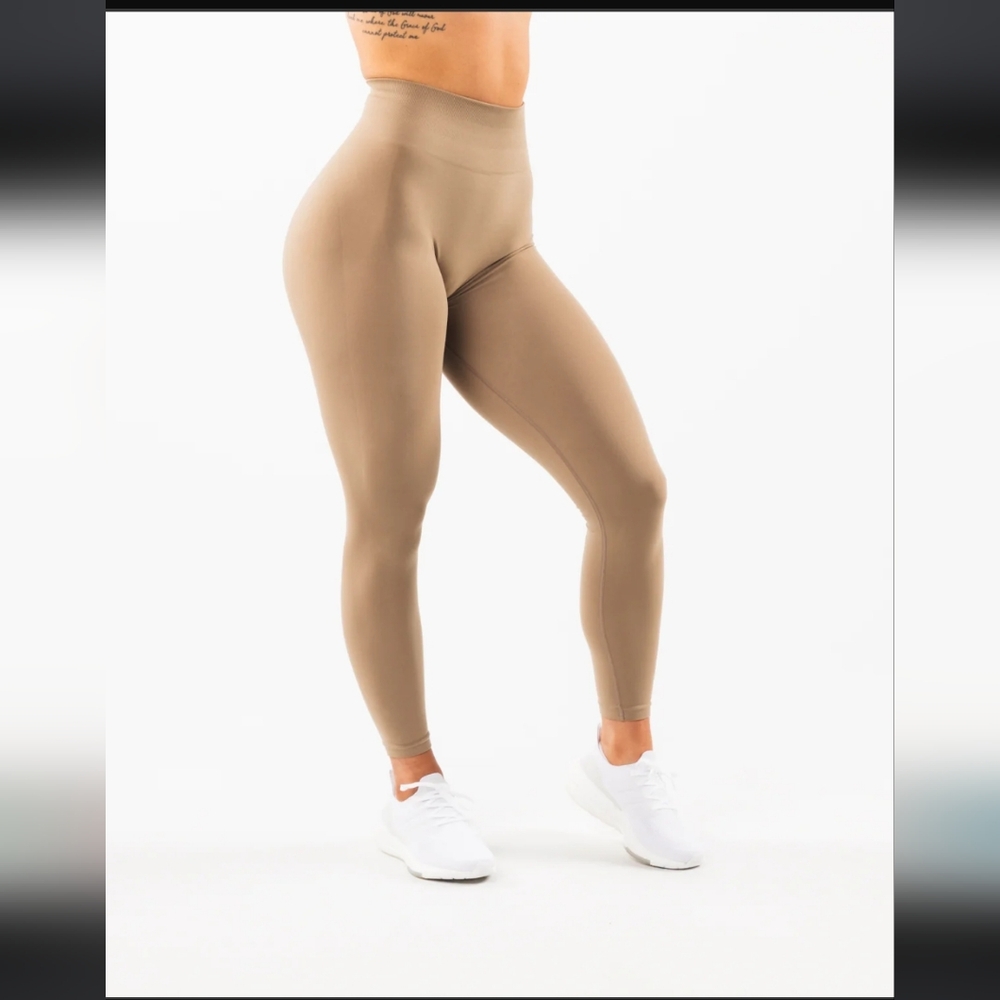 Alphalete Amplify Leggings